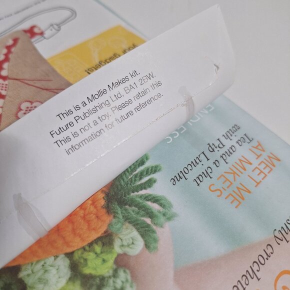 Mollie Makes UK Magazine Issue 5 2011 Crochet Vegetables Linen Kit Retro Craft - Picture 2 of 13